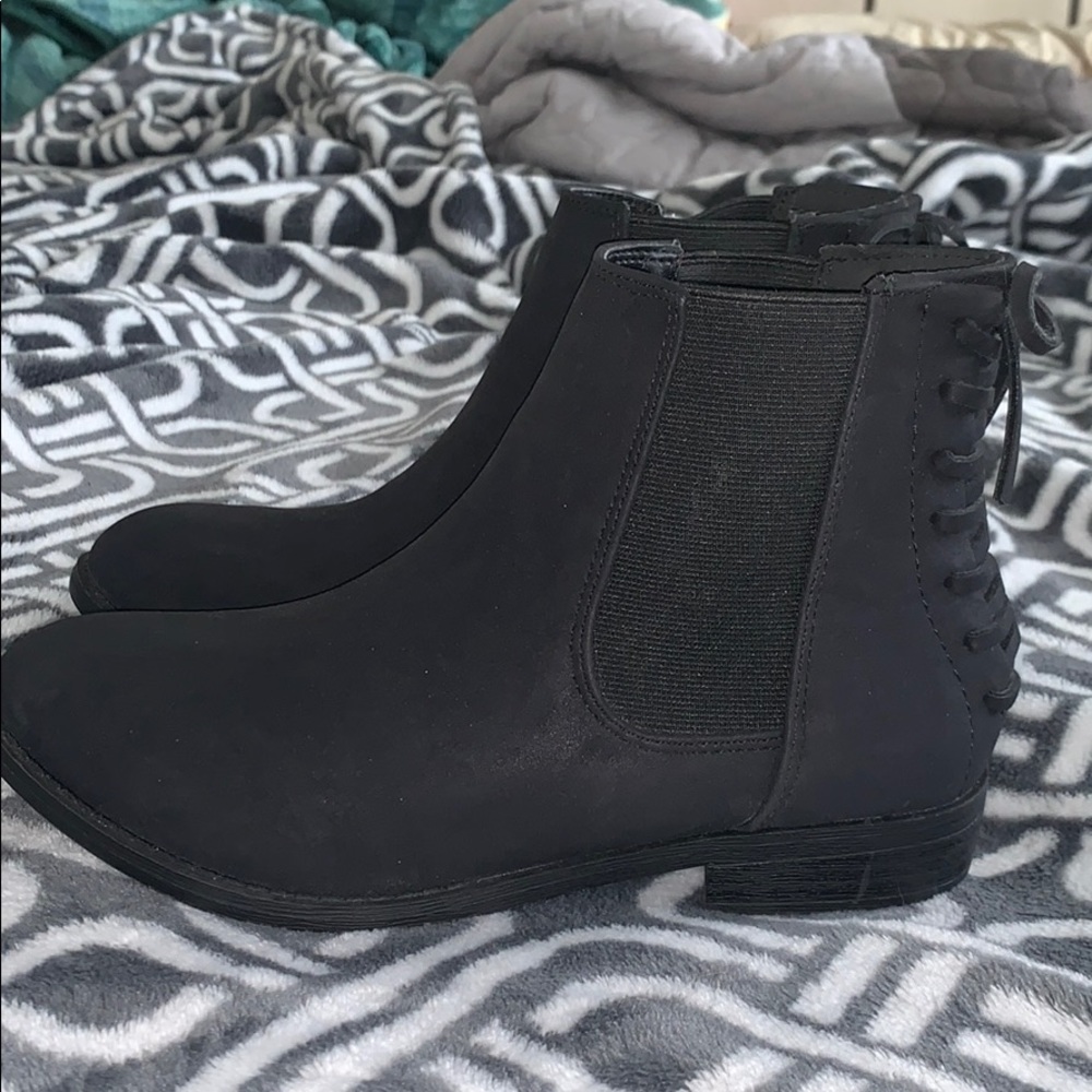 BRAND NEW BOOTIES